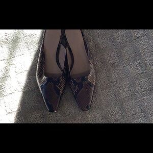 Banana Republic tan brown black snake skin mule flat